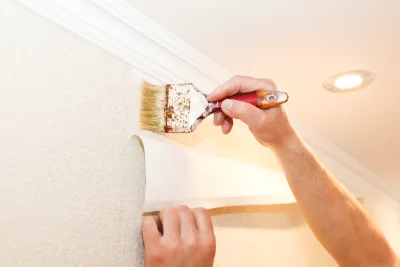 Pose de papier peint à Mollau — revêtements muraux et toiles de verre